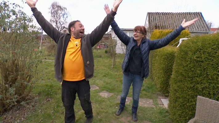 Naturgarten und offene Gartenpforte