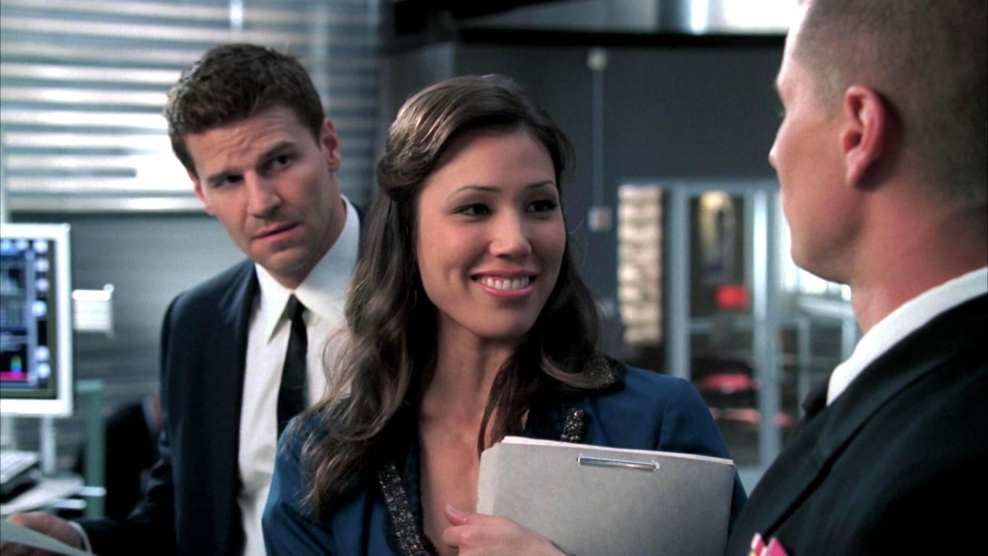 Folge 9 vom 24.09.2009 - Bones - Die Knochenjägerin - Staffel 4 | RTL+