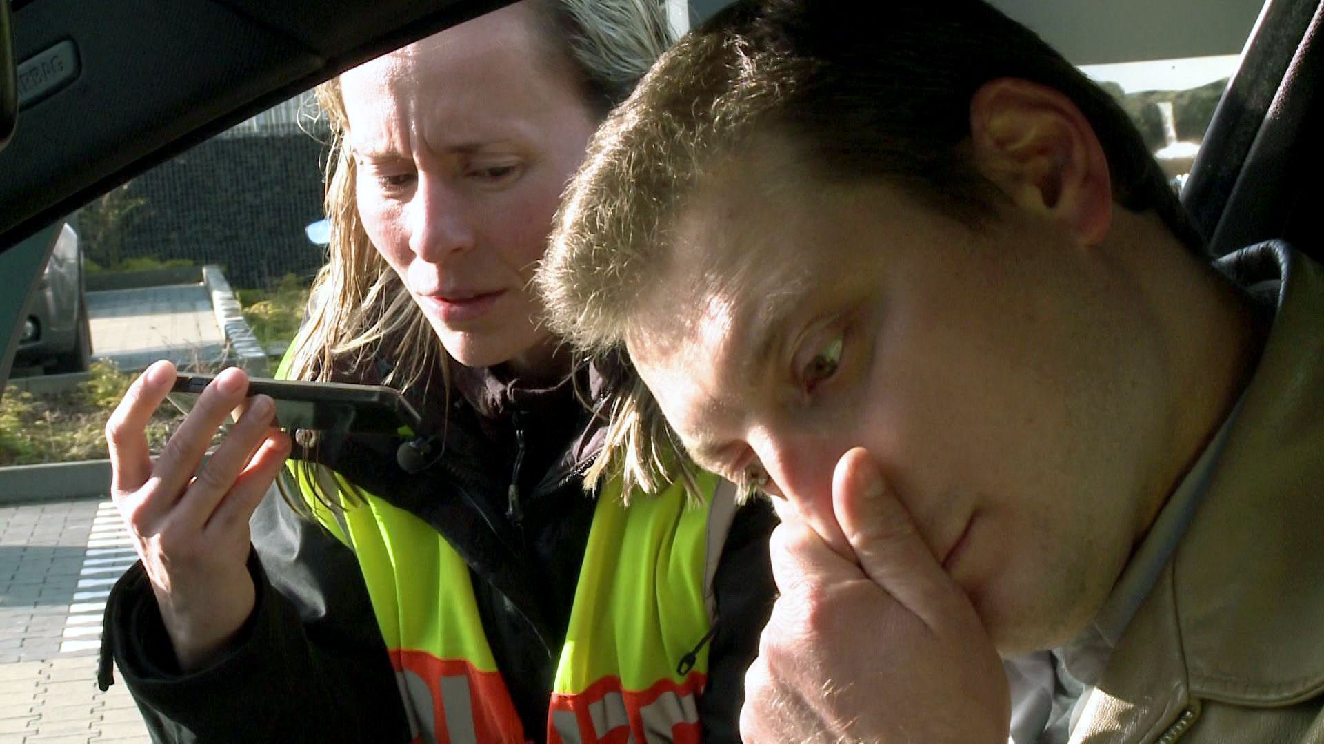 Folge 25 vom 18.12.2013 Schneller als die Polizei erlaubt Staffel 9