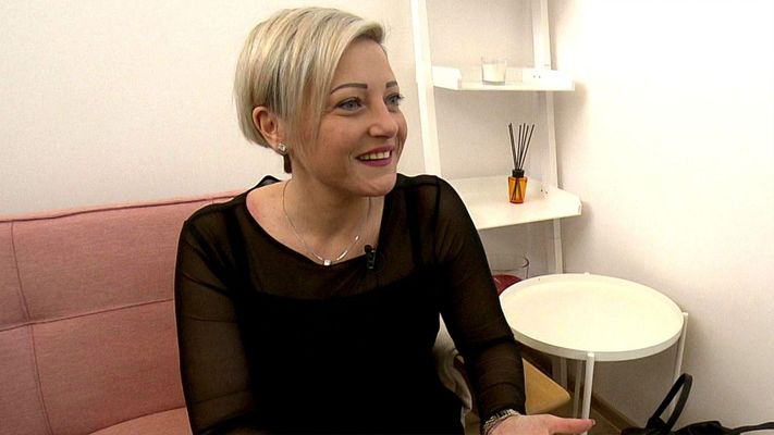 Schillerndes aber schlichtes Brautkleid gesucht