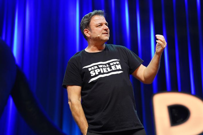 Martin Rütter live! Der will nur spielen